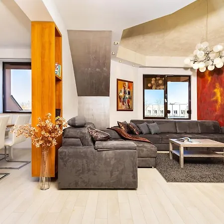 Castle 3br In *