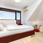 Castle 3br In *