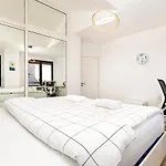 Castle 3br In شقة