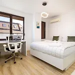 Castle 3br In شقة *