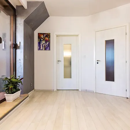 Castle 3br In