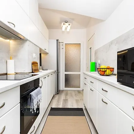 Castle 3br In Appartement