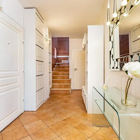 Castle 3br In דירה *